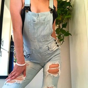 Ripped light blue overalls💙